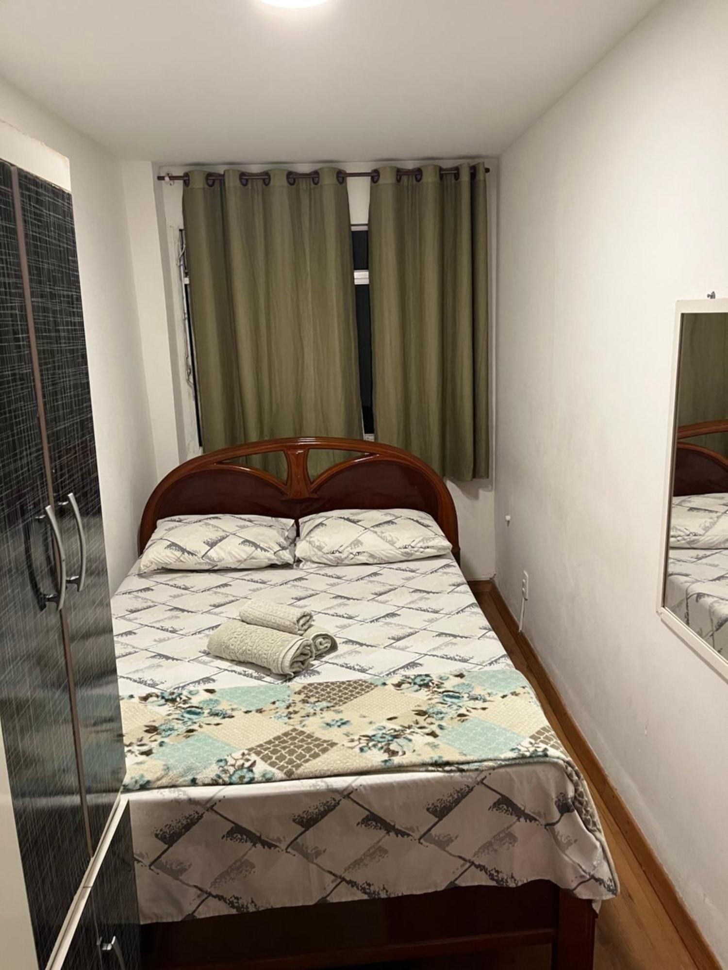 Quartos Privativos Em Frente A De Copacabana, Pensión Río de Janeiro