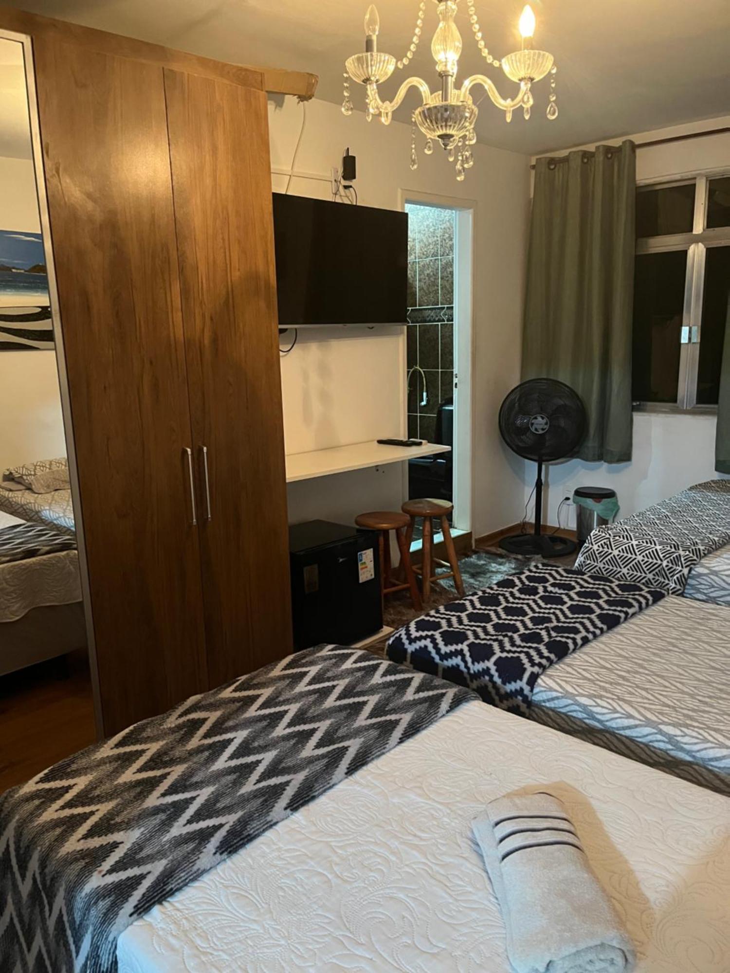 Quartos Privativos Em Frente A De Copacabana, Pensión Río de Janeiro