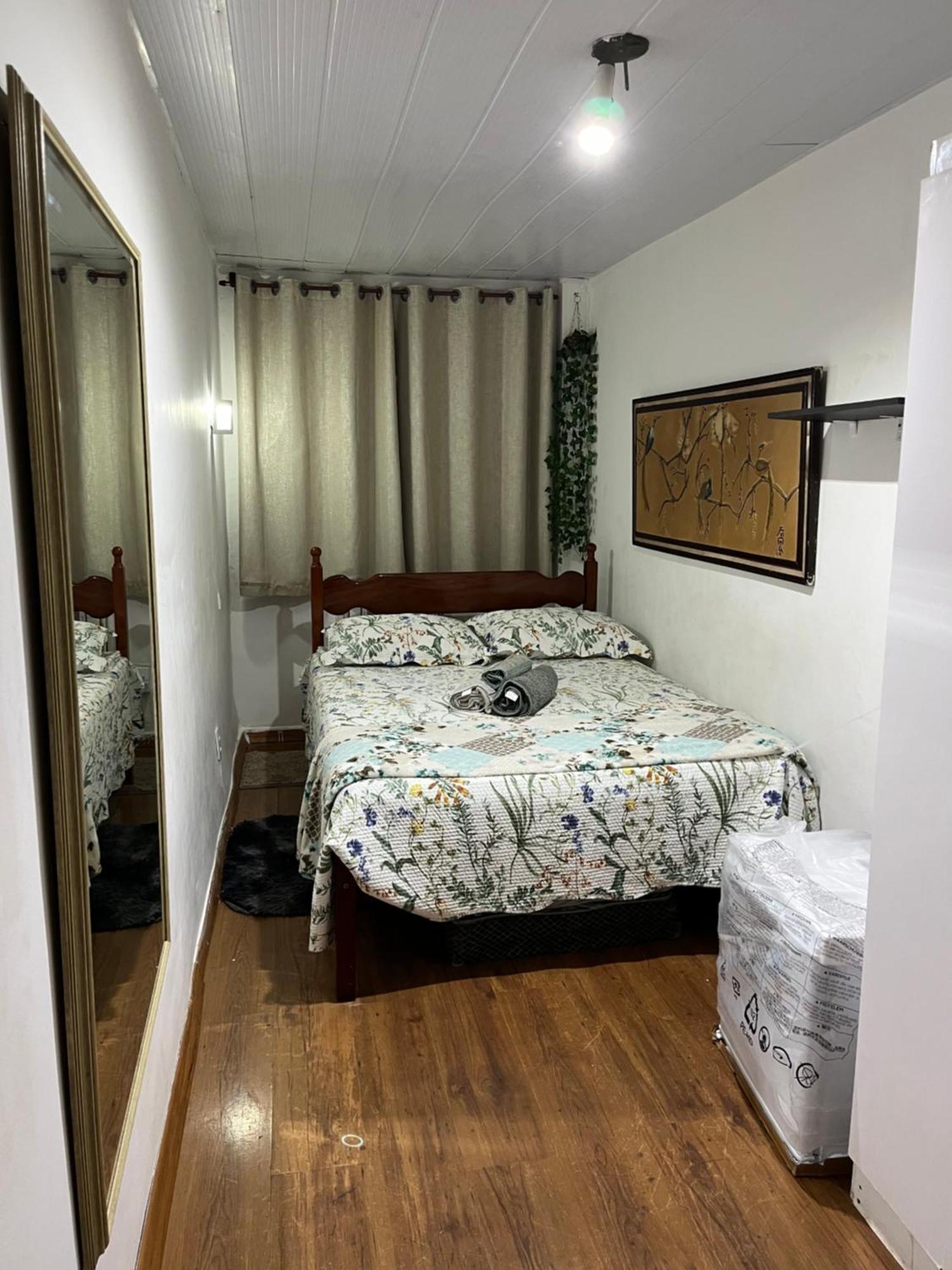 Quartos Privativos Em Frente A De Copacabana, *